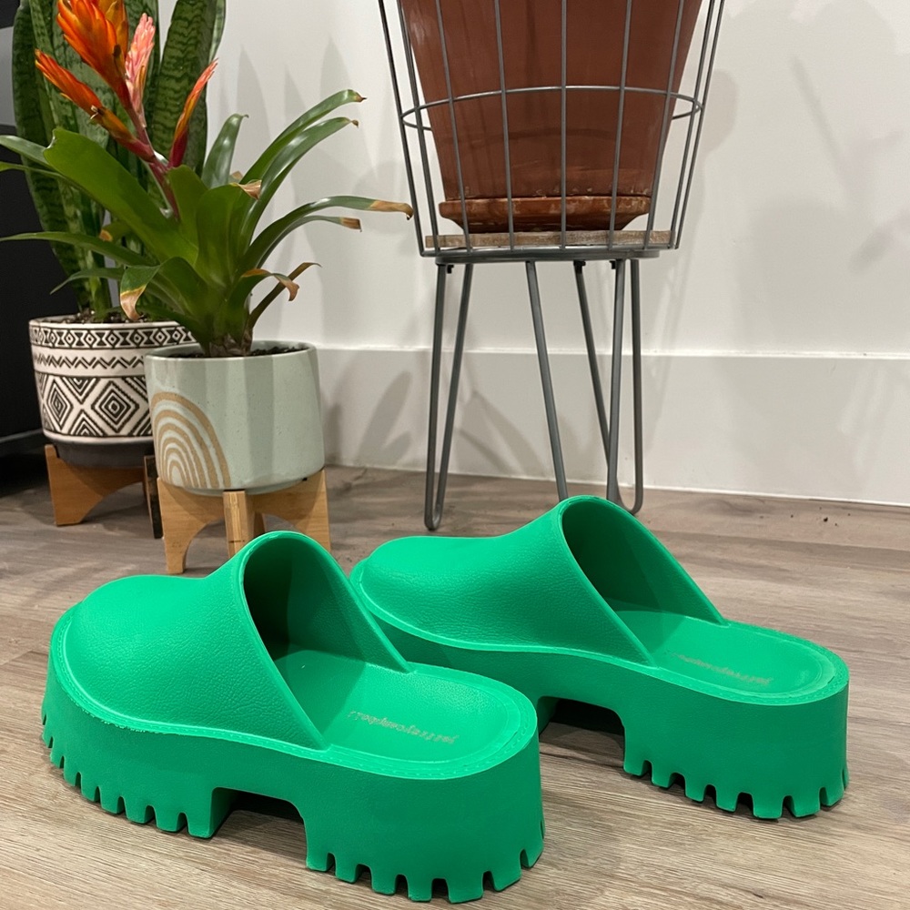 NWOT Jeffrey Campbell Clogges